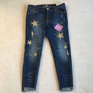 Almost Famous Mid-Rise Ankle Cut Jeans | Size 13 | Star Print & Frayed Hem